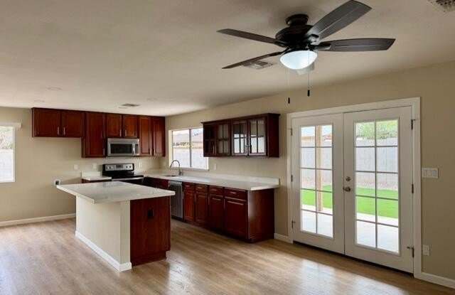 10021 N 47th Drive Gallery 3