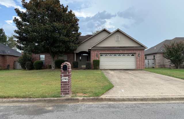 2745 Silvercrest Dr., Conway AR 72034 - Large 4br 3 full ba home off Nutters Chapel Rd. photos photos
