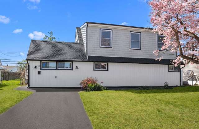 Pennsbury School District Available for move in now. remodeled 5 bed 2 bath single homs photos photos