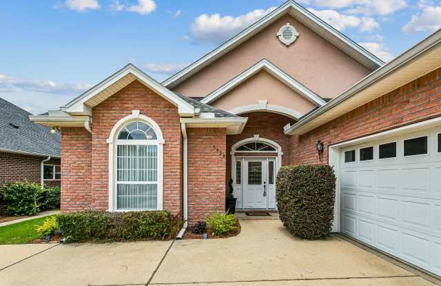5930 Hermitage Drive Gallery 4