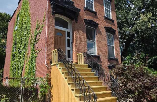 536 N pearl Gallery 1