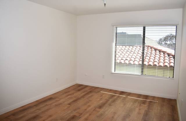 Charming 1-Bedroom Condo in a 55+ North Park Community Gallery 4