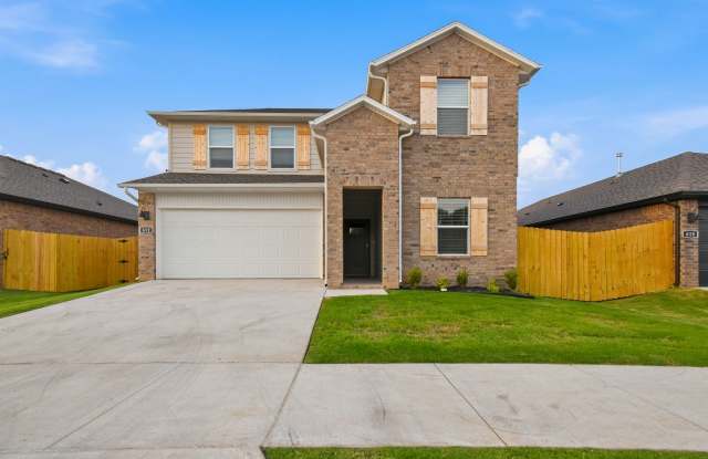 Brand‑New 4 Bed / 3 Bath Home with Modern Finishes & Fenced Yard Gallery 1