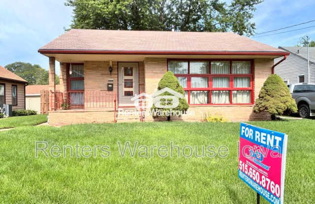 3204 E 9th St photos photos