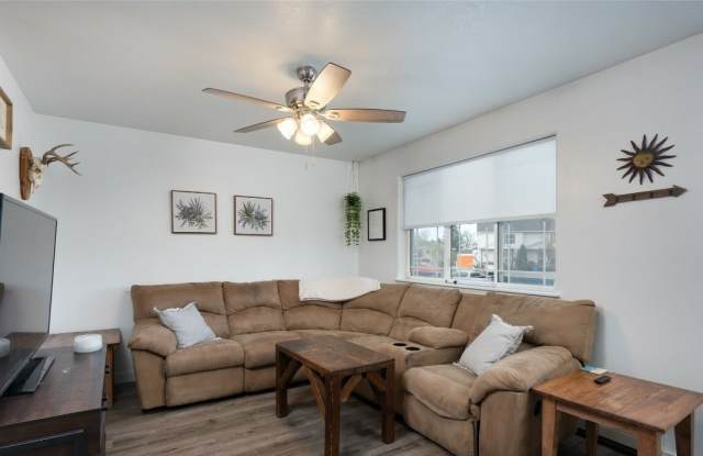 208 Show Place photos photos