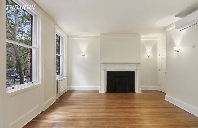 475 Hudson Street Gallery 3