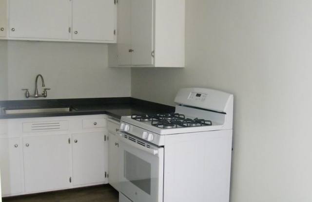 2bed/2bath AVAILABLE NOW Gallery 4