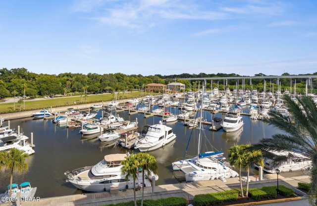 102 Yacht Harbor Drive Gallery 4