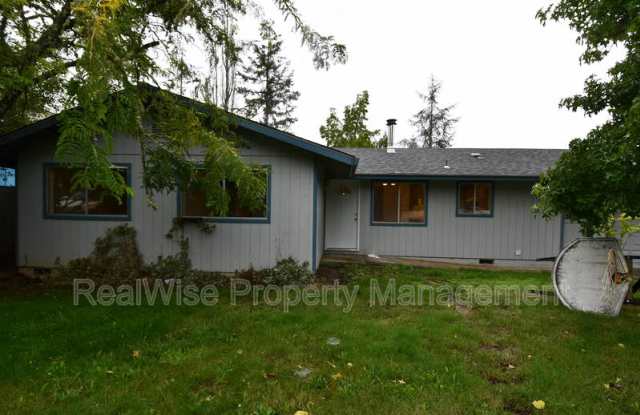 805 NE Ash Ct photos photos