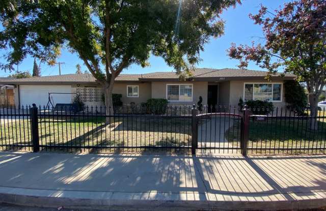 2813 Coventry Drive Bakersfield CA 93304 photos photos