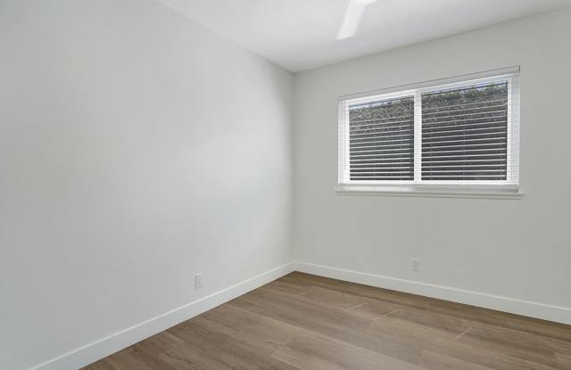 Updated single family home - Available now Gallery 4