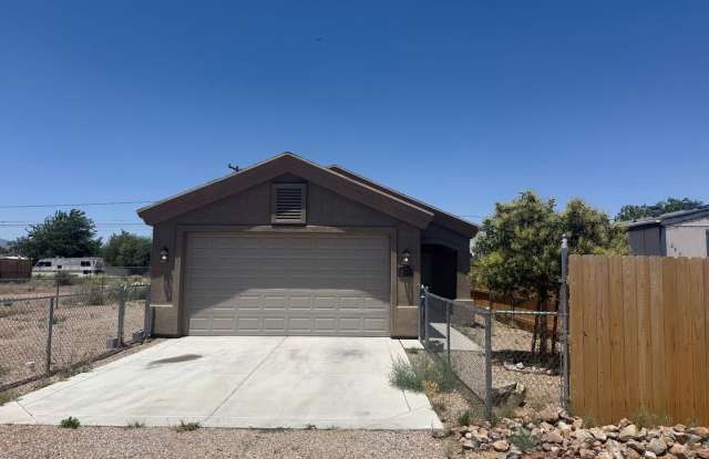 3 Bedroom 2 Bathroom Home photos photos