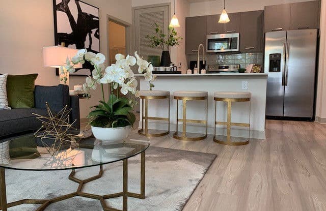Aurora on the Trail - Apartments & Townhomes Gallery 4