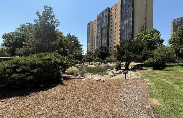 Large 2 bedroom, 2 bathroom unit with parking space in garage! Gallery 1