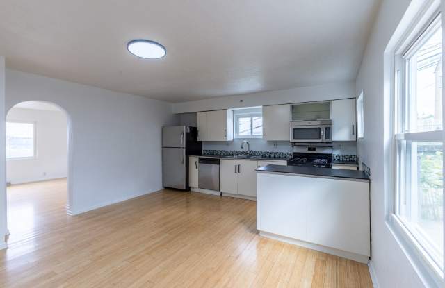 AVAILABLE APRIL 2026 - THE BEST VIEWS IN THE BURGH!! 3 Bedroom/1 bath photos photos