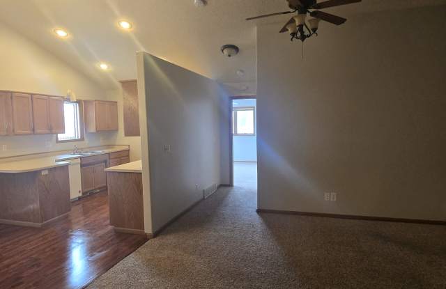 2729 34th Avenue South - 1 Gallery 3