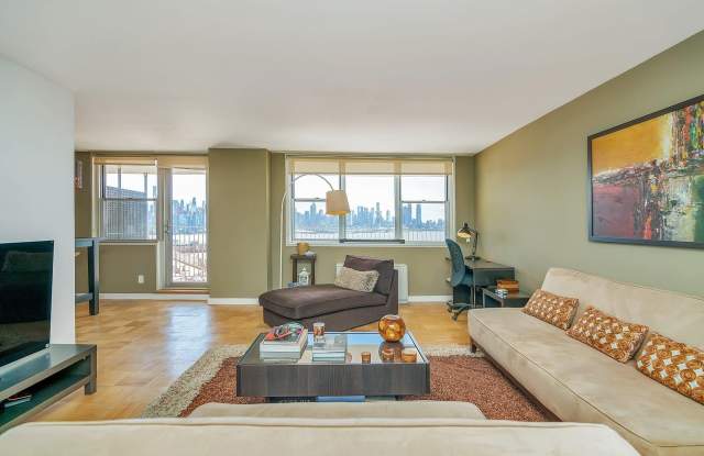 6040 BLVD EAST photos photos