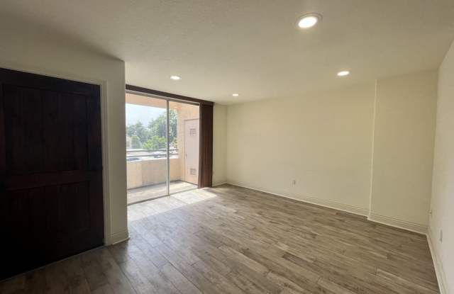 Two Story Condo in UTC Gallery 4