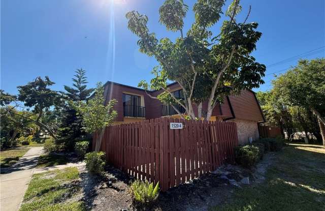 1520 Park Meadows Drive unit: 4 photos photos