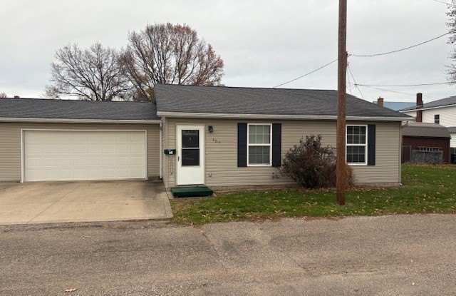 167 Cedar Lane NE - 167 Cedar Lane Northeast, New Philadelphia, OH 44663