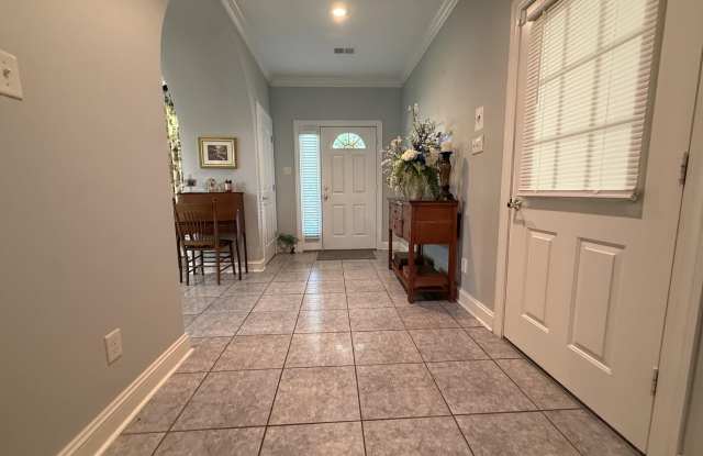 1744 Fairway Drive Gallery 3