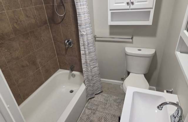 3 Bedroom 1 1/2 bath townhouse Gallery 3
