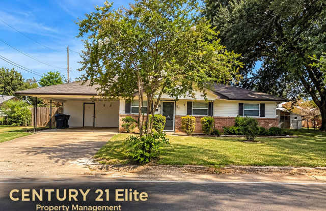 Bossier City Home with Large Fenced Backyard & Covered Patio Gallery 3