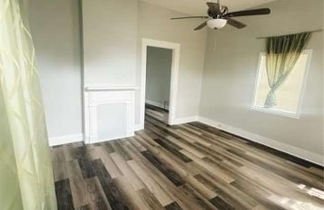 1733 TOURO Street Gallery 2