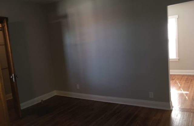 4411 N La Crosse Ave 2 Gallery 2