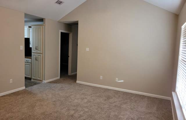 25 Coach Court Gallery 2