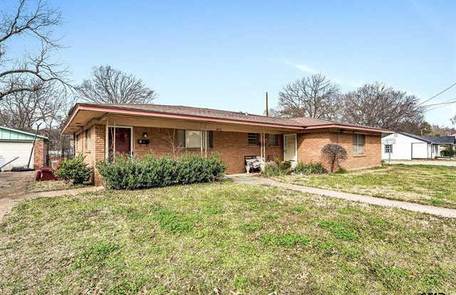 2622 North Tenneha Avenue photos photos