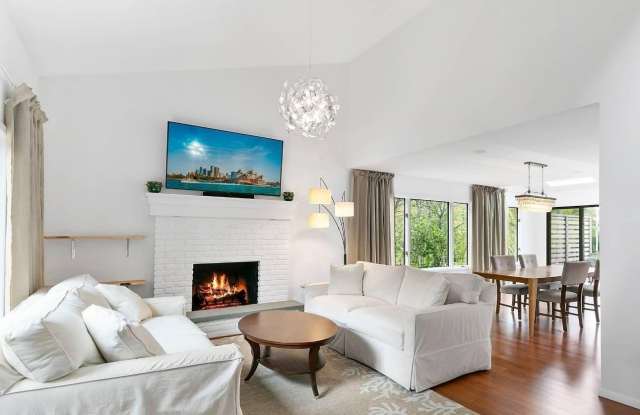 7 Harbor Road Gallery 4