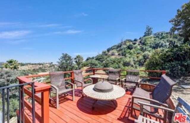 6852 Woody Trail Gallery 3