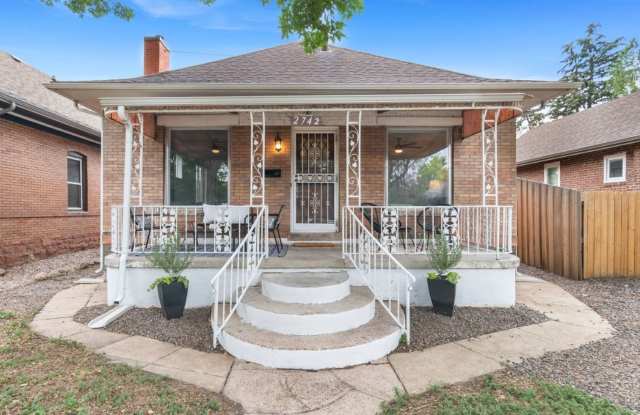 Amazing 3 Bed/2 bath Sunnyside Location Gallery 3