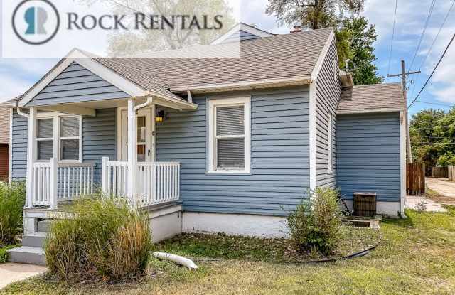 4 Bed 2 Bath with Bonus Room - 511 West 18th Avenue, Hutchinson, KS 67502