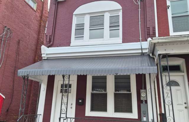 Move-In Ready Now! Completely Renovated 4 Bedrooms Home for Rent. Gallery 3