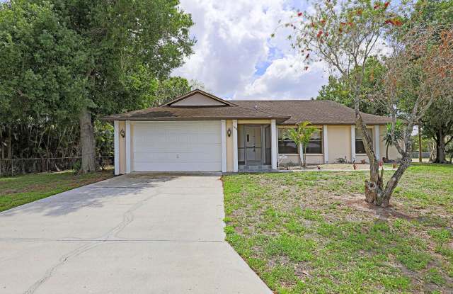 North Fort Myers Single Family Home AVAILABLE NOW photos photos