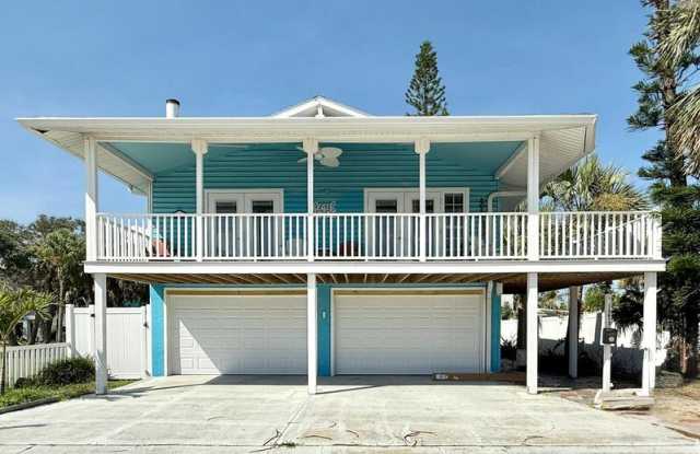 15613 Gulf Boulevard Gallery 2