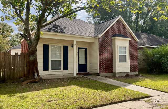 3br/2ba house with backyard, dbl carport, minutes from LSU! - 341 Meadow Crossing Drive, Gardere, LA 70820