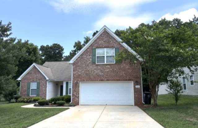 ~~ Beautiful home in Governor's Green Subdivision ~~ Gallery 1