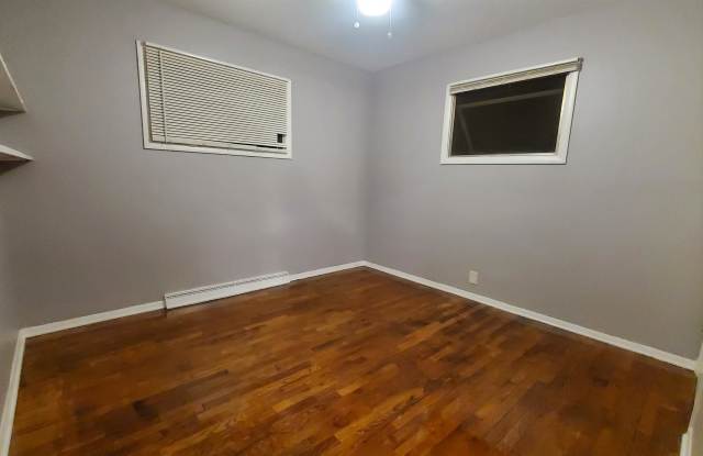 3913 Larchmont Street photos photos