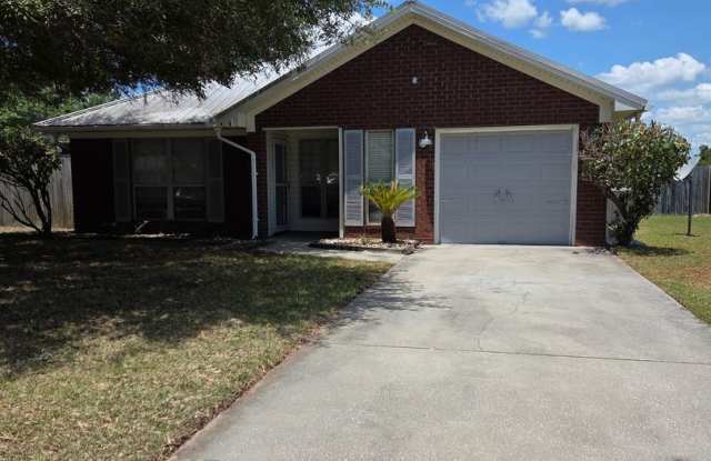 3 Bedroom 2 bath fenced back yard in a quiet neighborhood!! photos photos