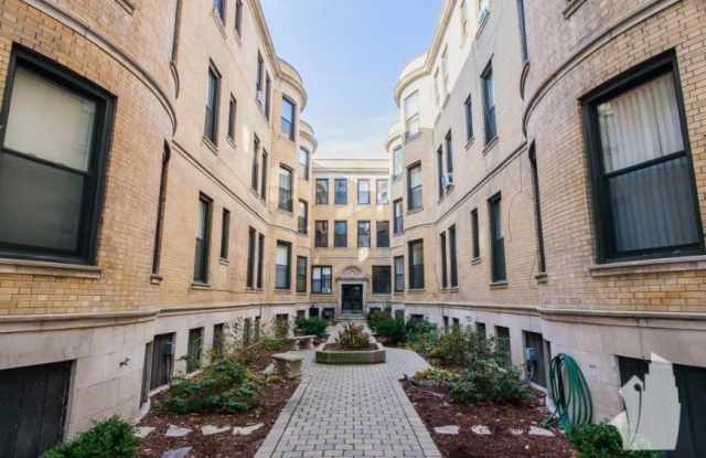 1220 North Dearborn St. photos photos