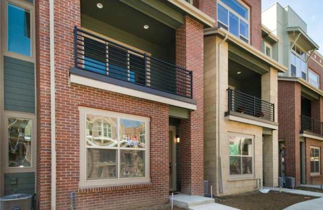 Beautiful 3 bed/3.5 bath Superior Townhome - Available May 4th! photos photos