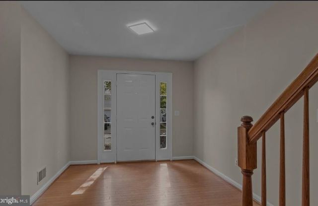 18763 TRIDENT Square Gallery 3