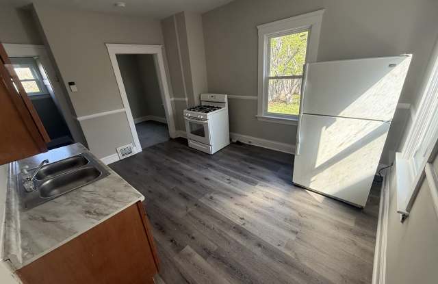 10303 Sophia Avenue - Downstairs photos photos