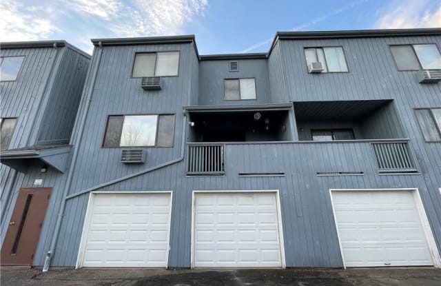 92 Wakelee Road - 92 Wakelee Road, Waterbury, CT 06705