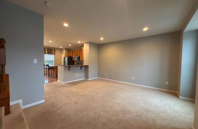 2102 E OAK Road Gallery 4