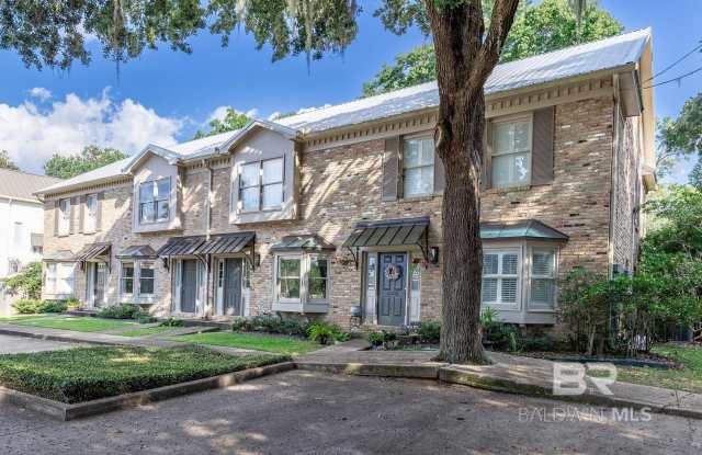 359 S Mobile Street - 359 South Mobile Street, Fairhope, AL 36532