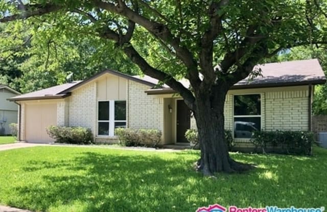 321 Meadowcreek Lane - 321 Meadowcreek Ln, Garland, TX 75043